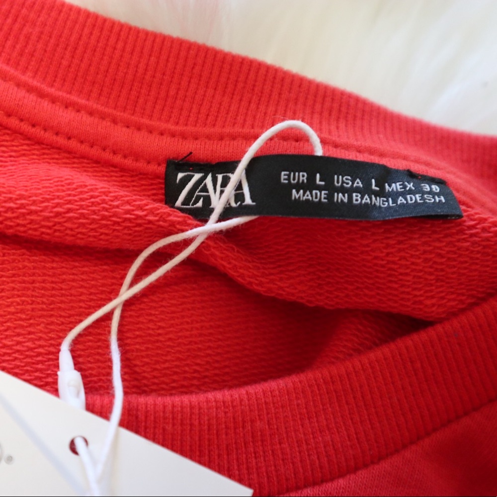 Red Graphic Top - Picture 6 of 6